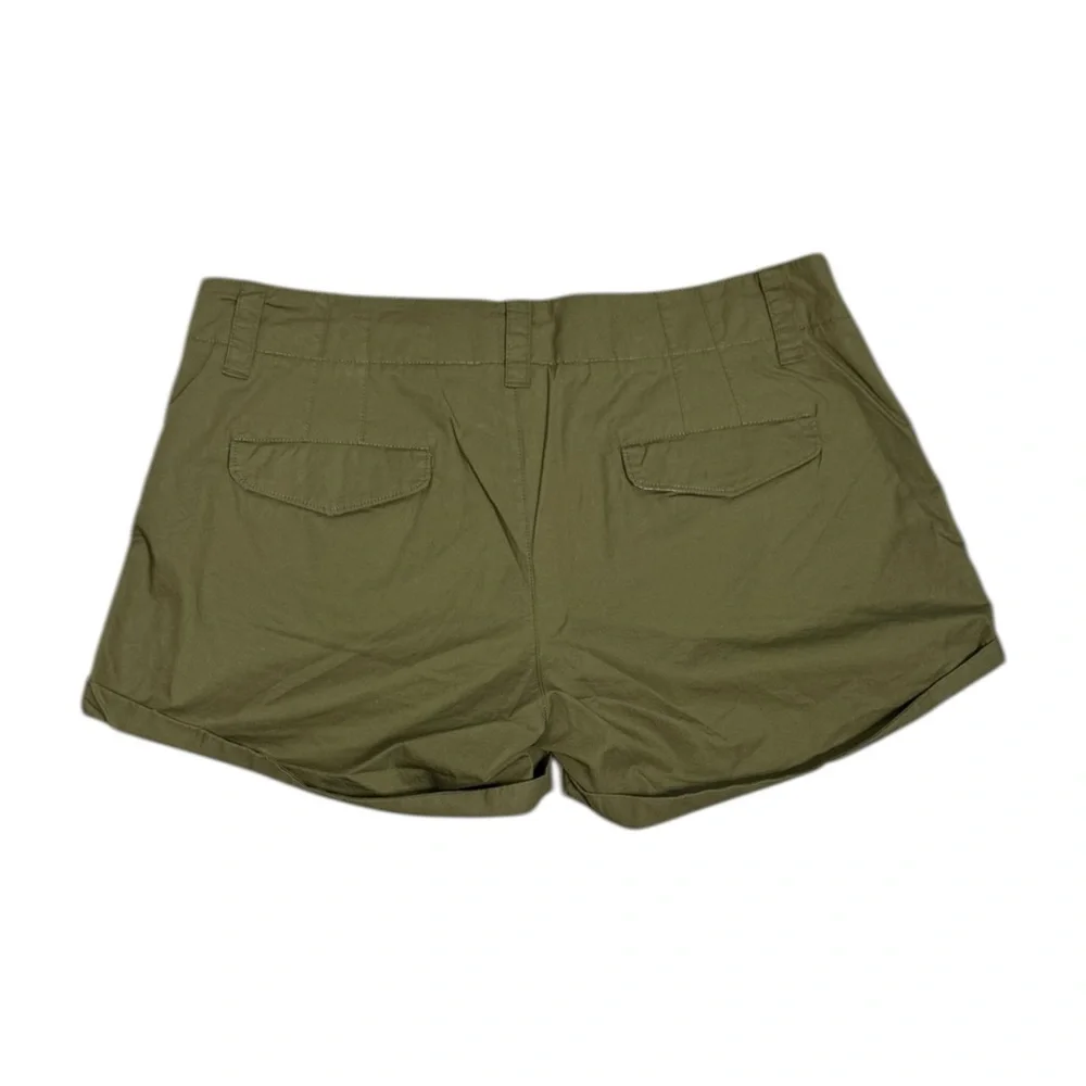 Nike Athletic Chino Shorts Olive Green Roll-Tab Cuffed Outdoor Shorts Size 10
